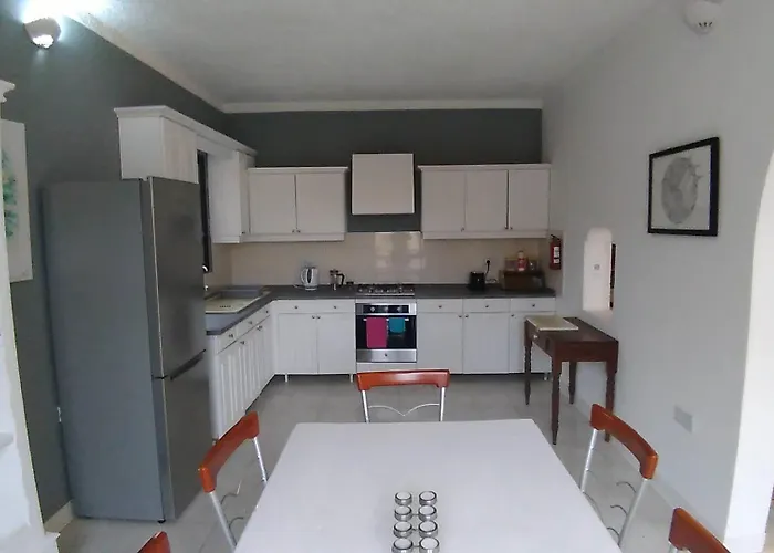 Satori Gozo Centre - Bufo * 沙拉