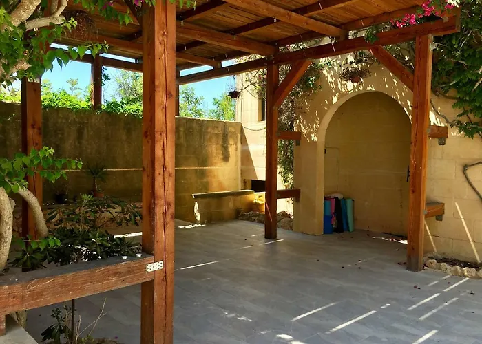 Satori Gozo Centre - Bufo * 沙拉